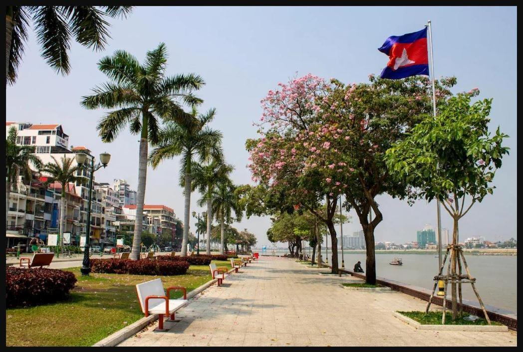 Hotel De Palace Phnom Penh Bagian luar foto